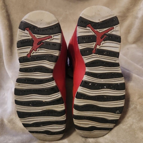 Nike Air Jordan Bulls over Broadway - Picture 4 of 6